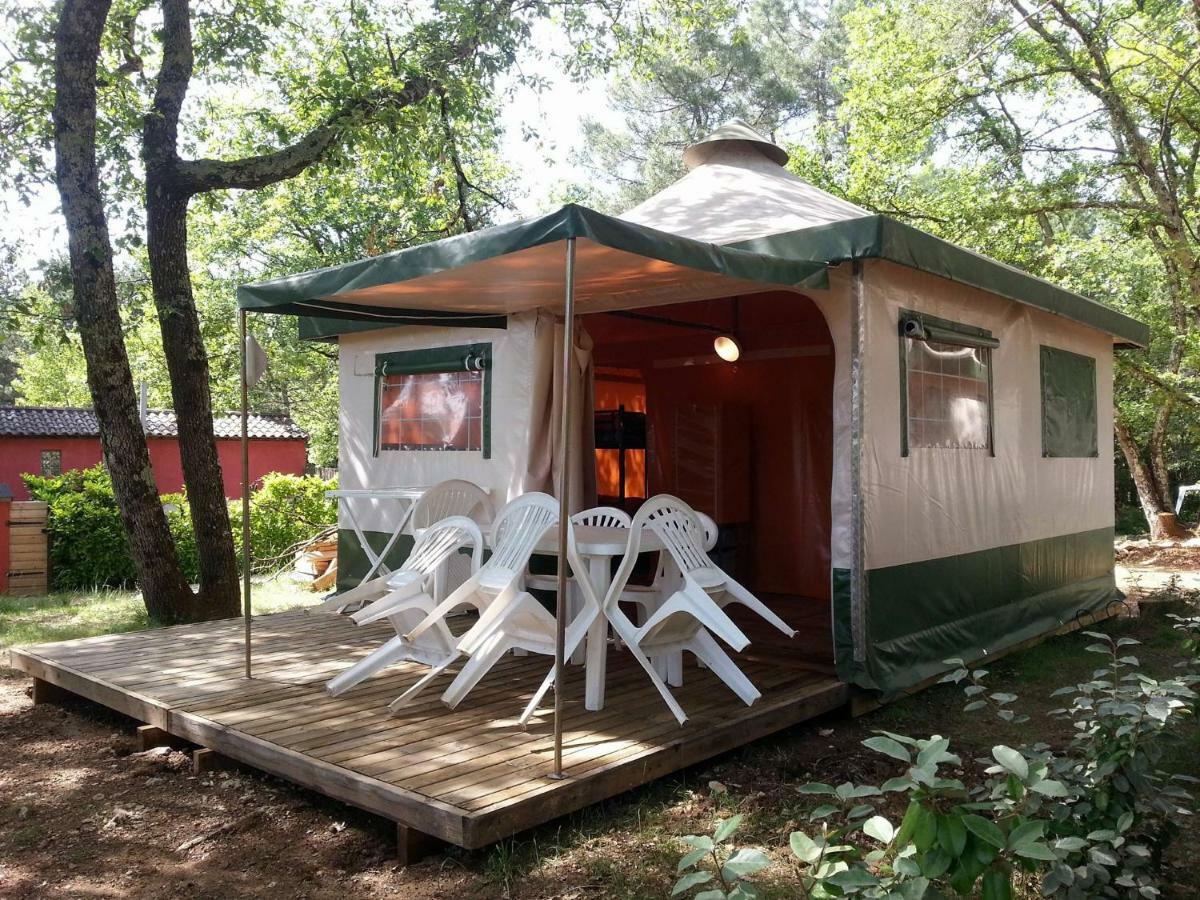 Camping Parc Saint Sauvayre Vagnas Exteriér fotografie